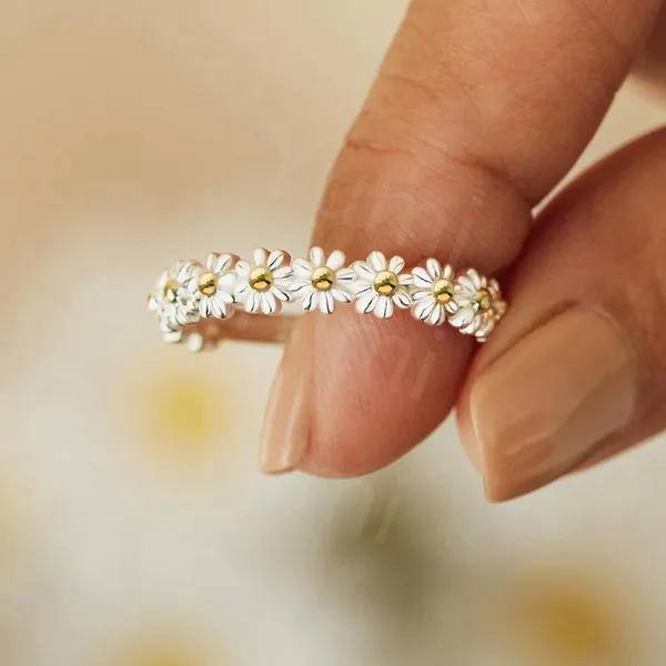 Daisy Adjustable Ring